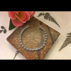 14K WHITE DIAMOND BRACELET (8.1 DWT GOLD).